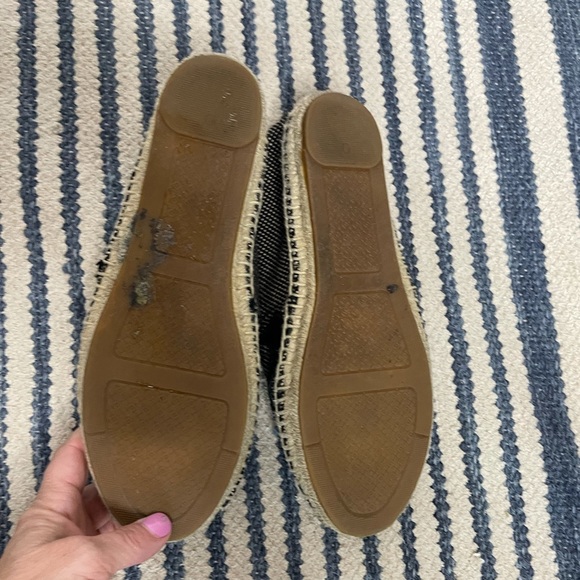 Tory Burch leather logo espadrilles. Size 8. Good condition - Picture 4 of 4